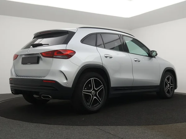 MERCEDES-BENZ GLA 200 (2022) — foto 12 van 29