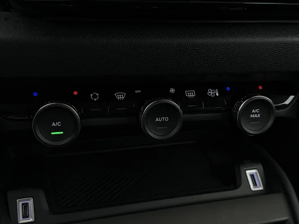 CITROEN C4 (2022) — foto 17 van 26