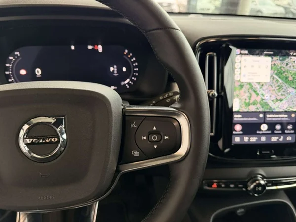 Volvo XC40 (2025) — foto 10 van 22
