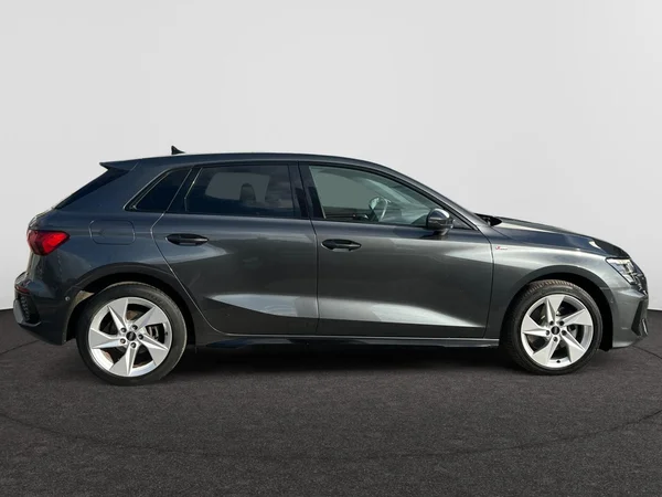 AUDI A3 Sportback PHEV (2022) — foto 21 van 24