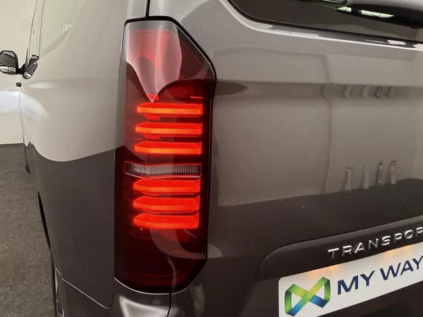 VOLKSWAGEN Transporter T7 32 Combi Lwb (2025) — foto 5 van 18