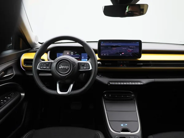 Jeep Avenger (2023) — foto 37 van 39