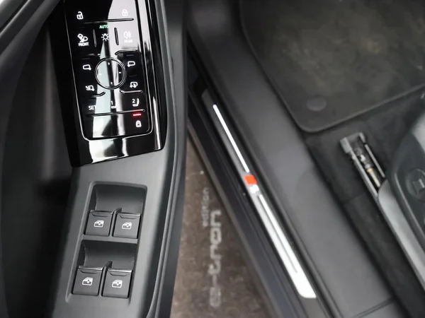 AUDI SQ6 e-tron (2025) — foto 11 van 28