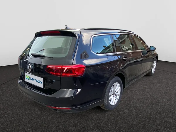 VOLKSWAGEN Passat Variant (2024) — foto 18 van 19
