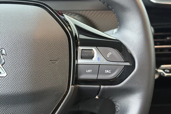 Peugeot 208 (2022) — foto 6 van 18