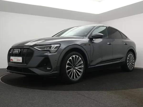 Audi e-tron (2022) — foto 1 van 27