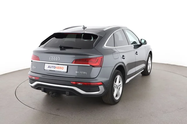 Audi Q5 (2021) — foto 12 van 16