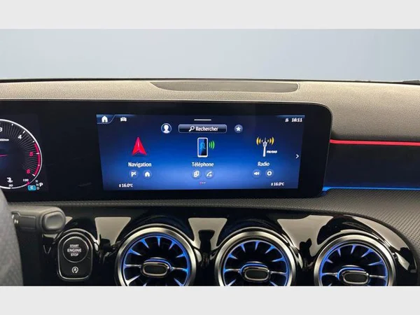 Mercedes-Benz A 220 (2024) — foto 10 van 30