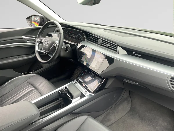 AUDI e-tron (2023) — foto 18 van 20