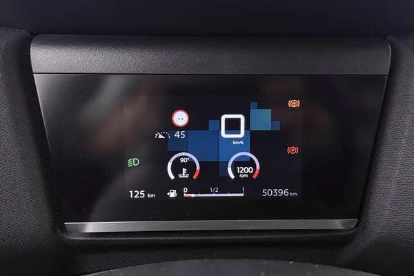 Citroen C4 (2023) — foto 8 van 32