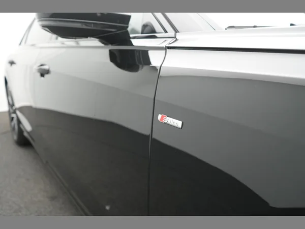 AUDI A8 Long PHEV (2024) — foto 49 van 53