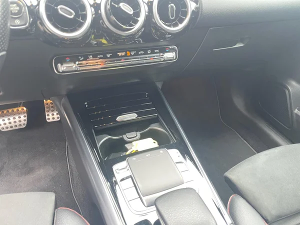 MERCEDES-BENZ B-Class Dsl (W247) (2019) — foto 4 van 19