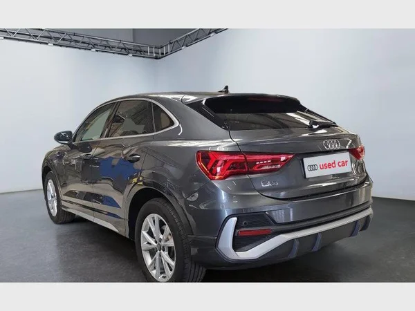 Audi Q3 Sportback (2021) — foto 26 van 29