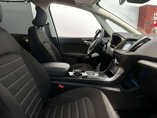 Ford Galaxy (2024) — foto 13 van 17