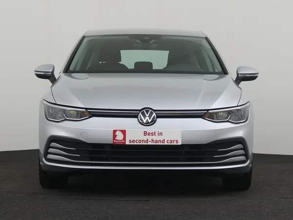 VOLKSWAGEN Golf (2024) — foto 25 van 27