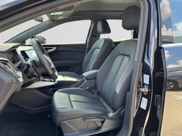 AUDI Q4 e-tron (2025) — foto 18 van 22