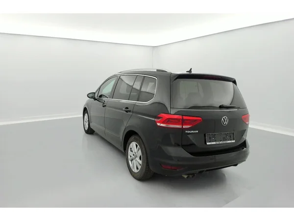 VOLKSWAGEN Touran (2020) — foto 14 van 31