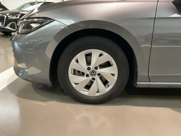 VOLKSWAGEN Passat SW (2024) — foto 16 van 24