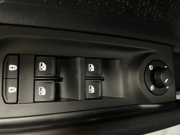SKODA Enyaq (2024) — foto 7 van 15