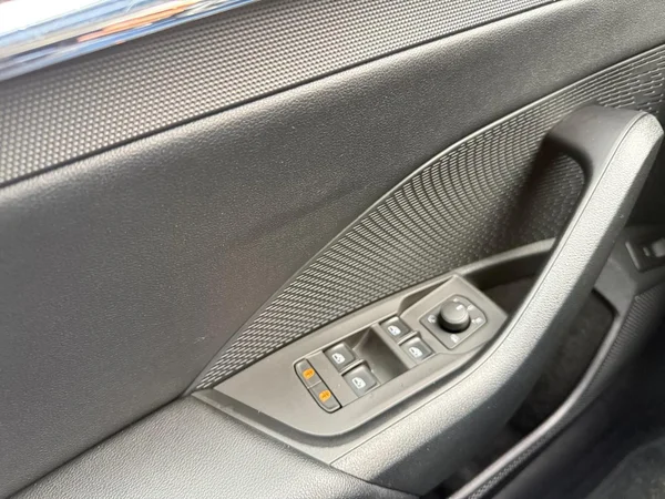 SKODA Octavia Combi (2021) — foto 8 van 24