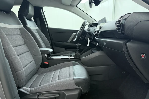 Citroen C4 (2023) — foto 16 van 18