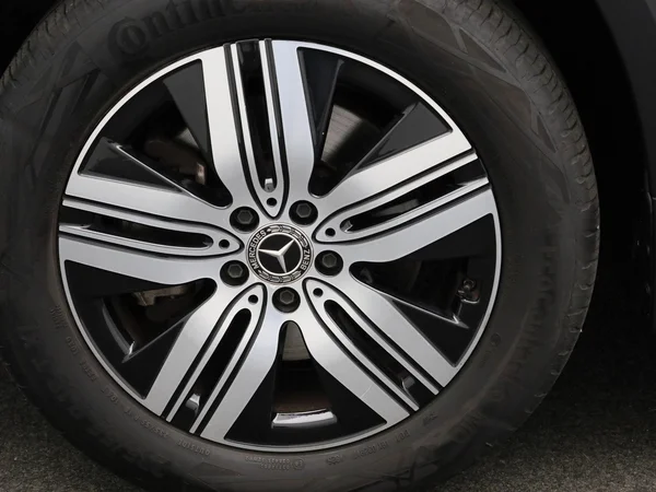 Mercedes-Benz EQB (2022) — foto 6 van 48