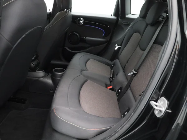 MINI One (2022) — foto 3 van 31