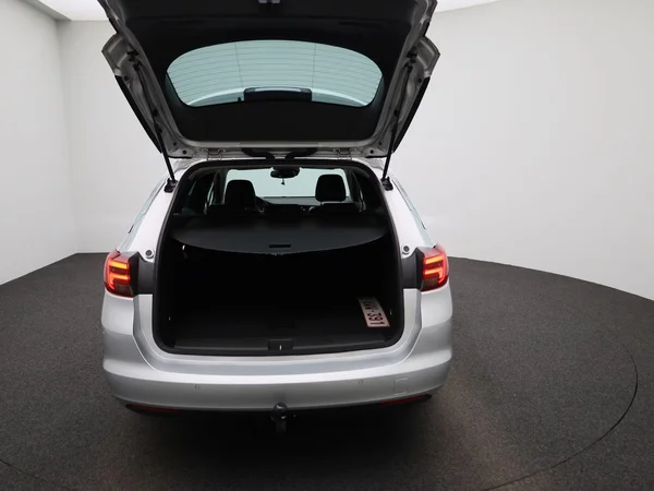 Opel Astra (2021) — foto 3 van 38