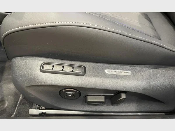 VOLKSWAGEN Passat SW (2026) — foto 14 van 21