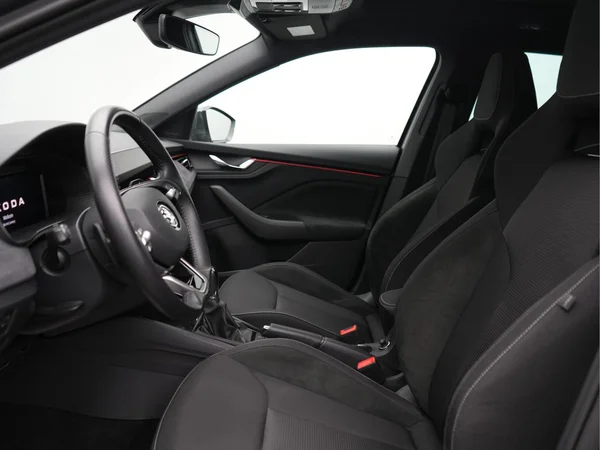 SKODA Scala (2024) — foto 2 van 29