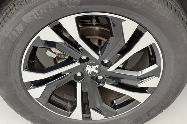 Peugeot 2008 (2020) — foto 22 van 37