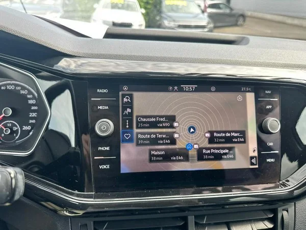 VOLKSWAGEN T-Cross (2023) — foto 21 van 28