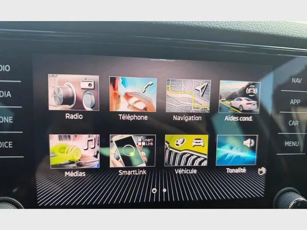 Skoda Karoq (2023) — foto 6 van 25