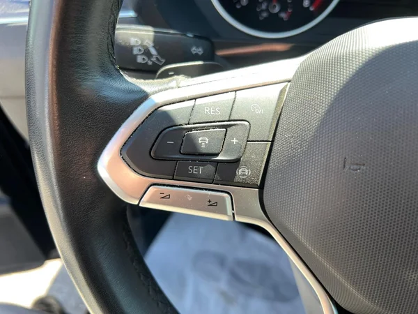 VOLKSWAGEN Tiguan (2023) — foto 5 van 24