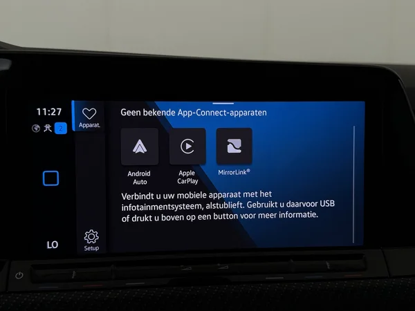 VOLKSWAGEN Golf (2022) — foto 13 van 28