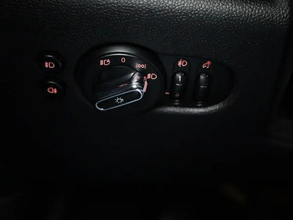 MINI One (2021) — foto 13 van 39