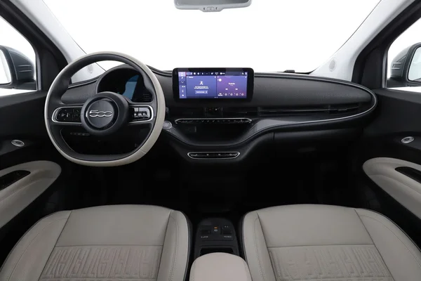 Fiat 500e (2022) — foto 3 van 16