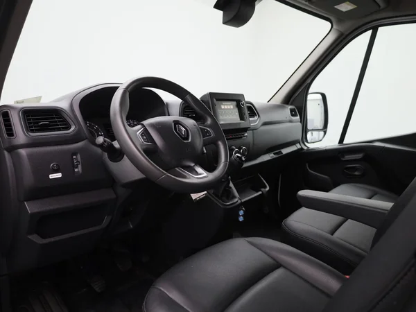 Renault Master (2023) — foto 22 van 36