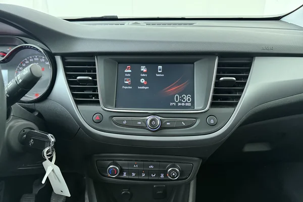 Opel Crossland (2022) — foto 3 van 17