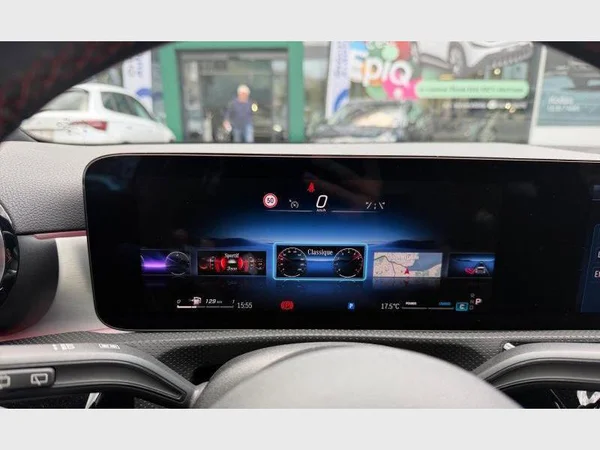 Mercedes-Benz A 180 (2023) — foto 8 van 31