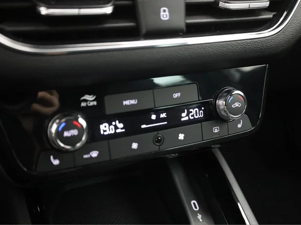 SKODA Kamiq (2024) — foto 10 van 23