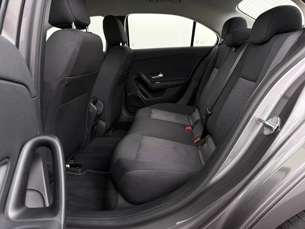 MERCEDES A 180 (2021) — foto 5 van 30