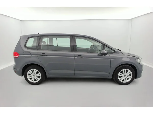 VOLKSWAGEN Touran (2020) — foto 14 van 23