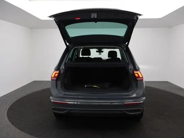 Volkswagen Tiguan (2022) — foto 2 van 27