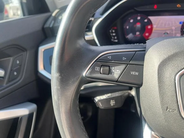 AUDI Q3 Sportback Dsl (2021) — foto 13 van 29