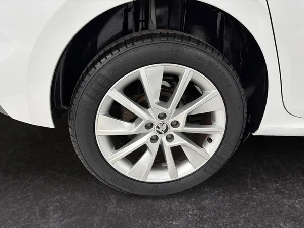 SKODA Kamiq (2021) — foto 23 van 23