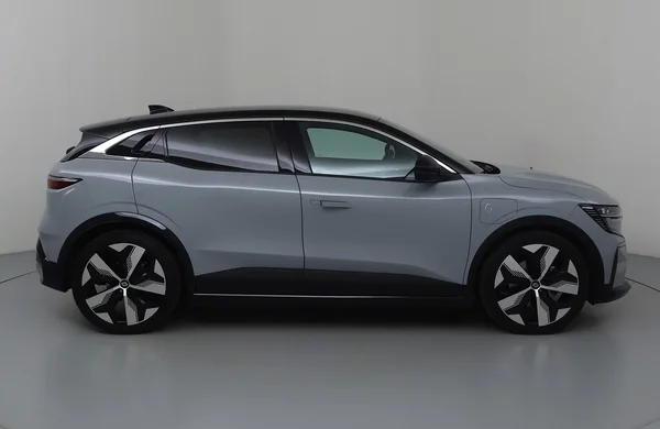 Renault E-Megane E-Tech (2022) — foto 32 van 35