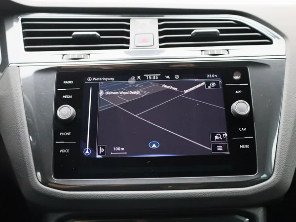 Volkswagen Tiguan (2022) — foto 13 van 39