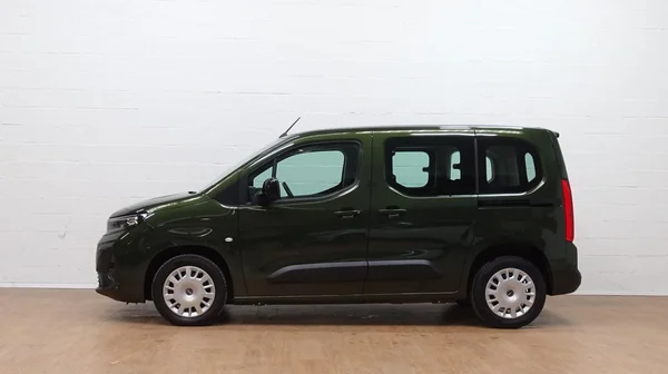 Opel Combo Life (2024) — foto 26 van 27