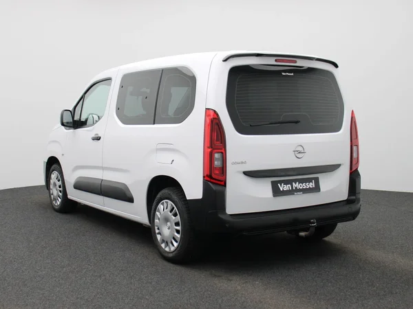 Opel Combo Life (2022) — foto 12 van 34